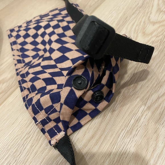BAGGU Phone Sling Crossbody Bag Pouch Buckle Adjustable Indigo Trippy Checker - Picture 4 of 4